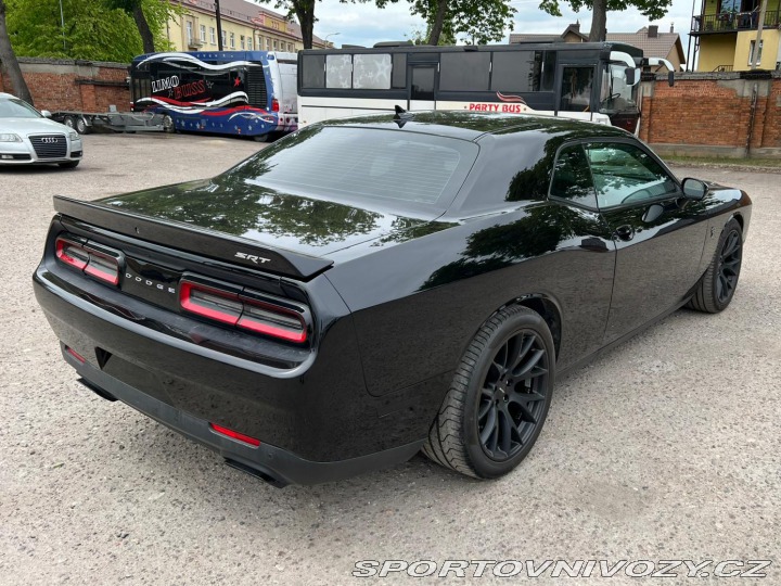 Dodge Challenger SRT Hellcat NEHAVAROVÁNÝ 2016