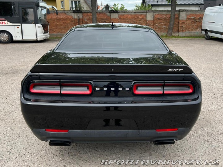 Dodge Challenger SRT Hellcat NEHAVAROVÁNÝ 2016