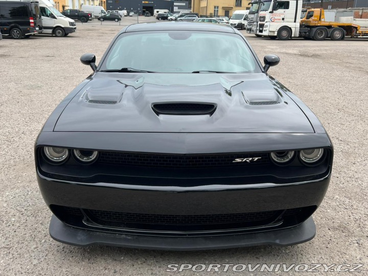Dodge Challenger SRT Hellcat NEHAVAROVÁNÝ 2016