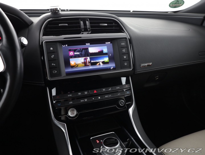 Jaguar XE 20d 2016