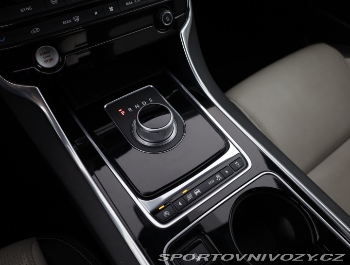 Jaguar XE 20d 2016