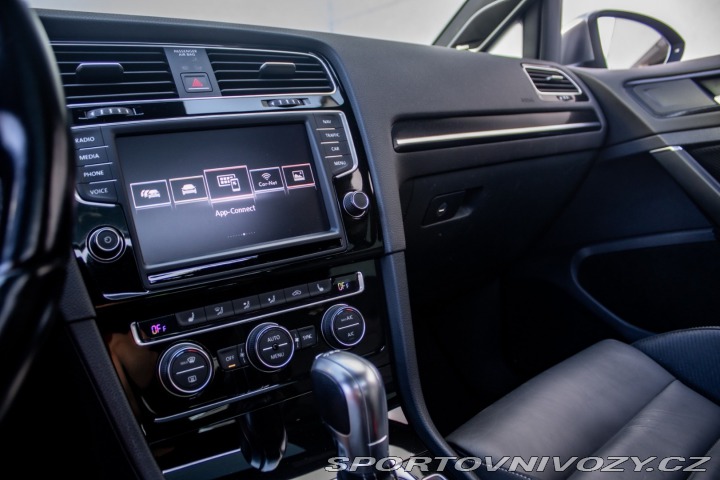 Volkswagen Golf Variant R 2.0 TSI BMT Hi 2015