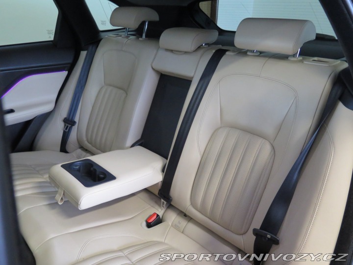 Jaguar F-Pace 3.0d V6 AWD,Portfolio,DPH 2019