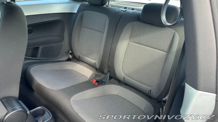 Volkswagen Beetle 1.2TSI 77kW REZERVOVANO 2012