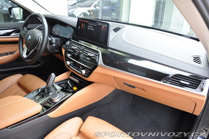 BMW 5 530d xD LUXURY ZÁRUKA LAS 2023