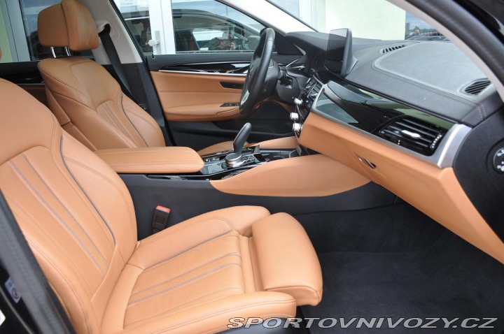 BMW 5 530d xD LUXURY ZÁRUKA LAS 2023