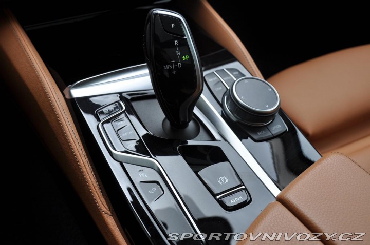 BMW 5 530d xD LUXURY ZÁRUKA LAS 2023