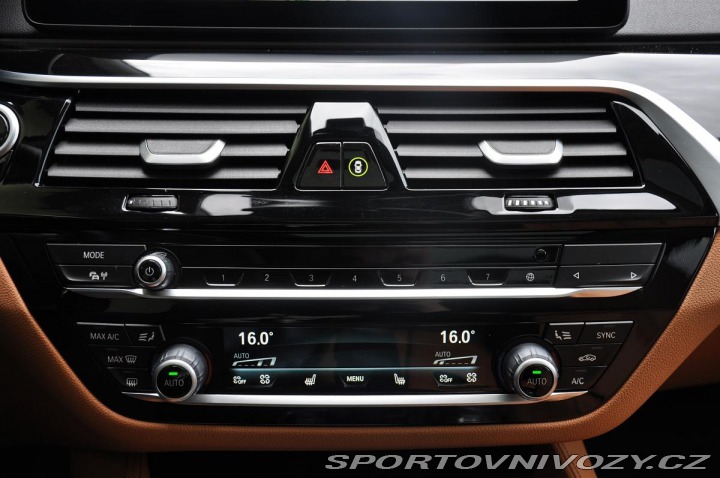 BMW 5 530d xD LUXURY ZÁRUKA LAS 2023