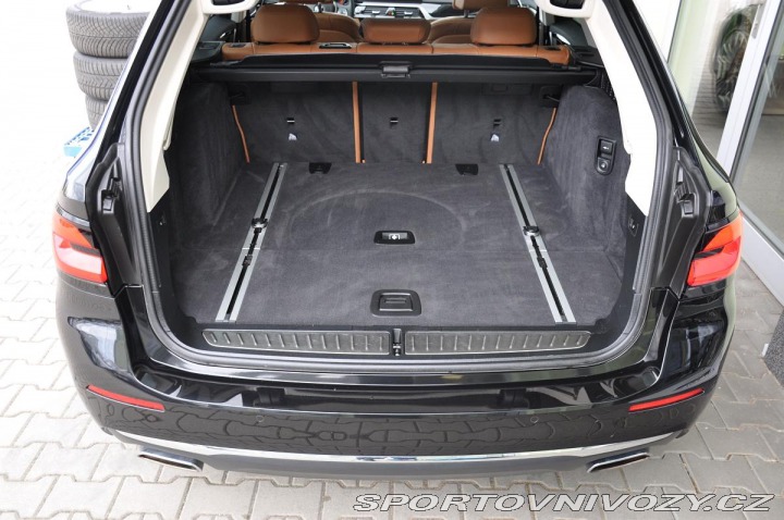BMW 5 530d xD LUXURY ZÁRUKA LAS 2023