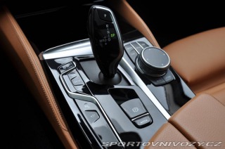 BMW 5 530d xD LUXURY ZÁRUKA LAS 2023