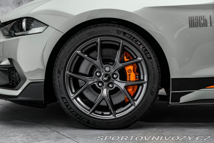 Ford Mustang Mach1 1800