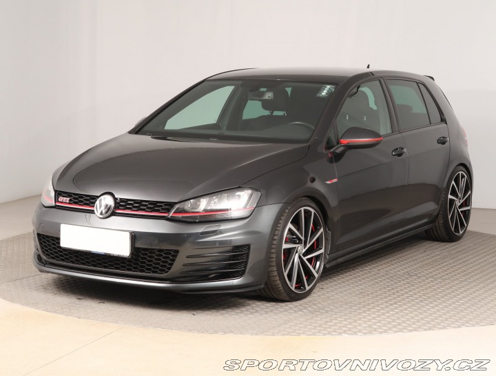 Volkswagen Golf Highline 2.0 GTI 2015