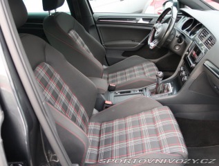 Volkswagen Golf Highline 2.0 GTI 2015