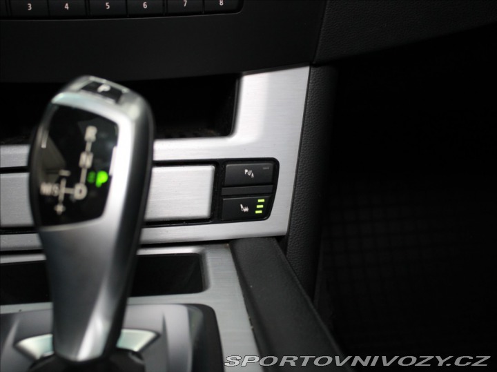 BMW 5 3,0 525d R6 145kW PANORAM 2009