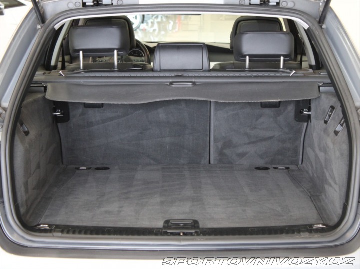 BMW 5 3,0 525d R6 145kW PANORAM 2009