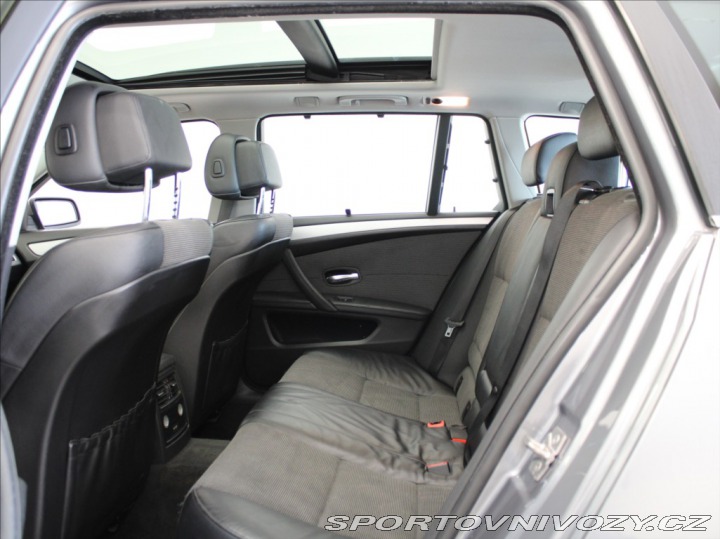 BMW 5 3,0 525d R6 145kW PANORAM 2009