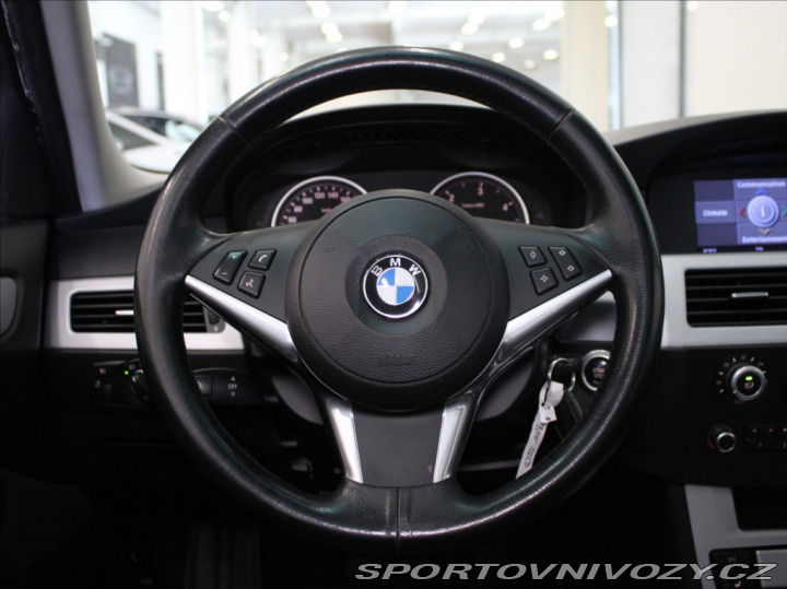 BMW 5 3,0 525d R6 145kW PANORAM 2009