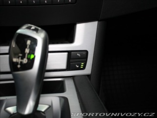 BMW 5 3,0 525d R6 145kW PANORAM 2009