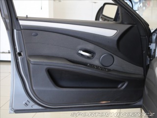 BMW 5 3,0 525d R6 145kW PANORAM 2009