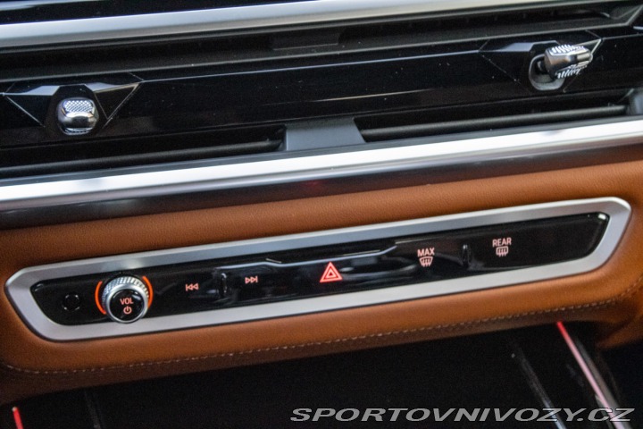 BMW X7 xDrive M60i mHEV A/T 2024