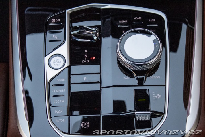BMW X7 xDrive M60i mHEV A/T 2024