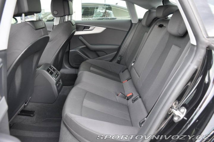 Audi A5 40TDI QUATTRO 2xPNEU 1M Č 2022