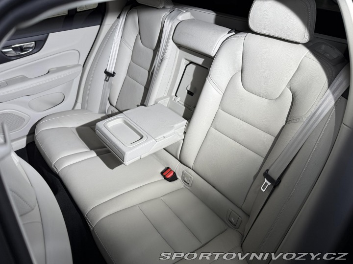 Volvo V60 Cross*DPH*MonumntPro*AWD* 2019