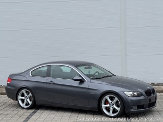 BMW 3 E92 335i Manuál