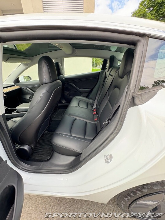 Tesla Model 3 Long Range 1800