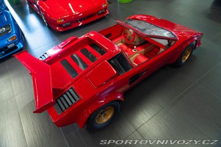 Ostatní značky Ostatní modely Agostini Auto COUNTACH Childrencar 1:1,5 1985