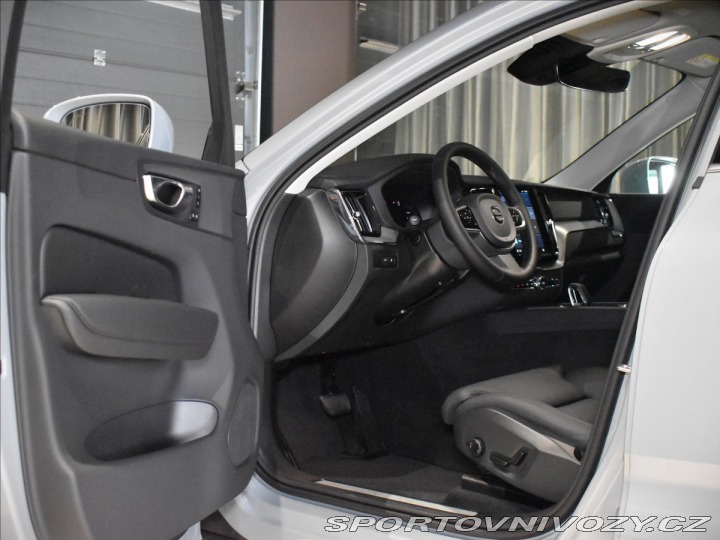 Volvo Ostatní modely XC60 2,0 T6 AWD Plus Bright 2025