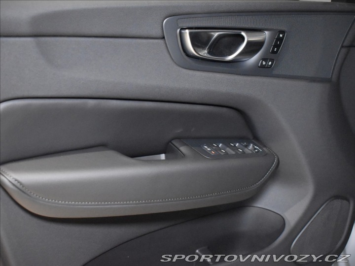 Volvo Ostatní modely XC60 2,0 T6 AWD Plus Bright 2025