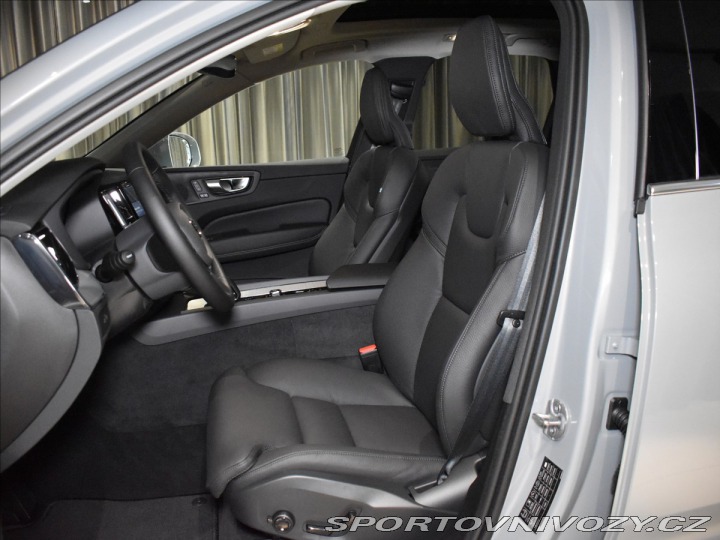Volvo Ostatní modely XC60 2,0 T6 AWD Plus Bright 2025