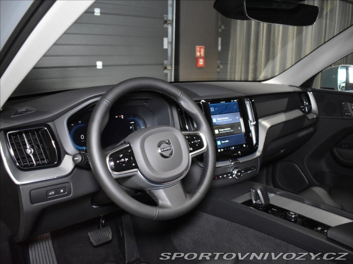 Volvo Ostatní modely XC60 2,0 T6 AWD Plus Bright 2025