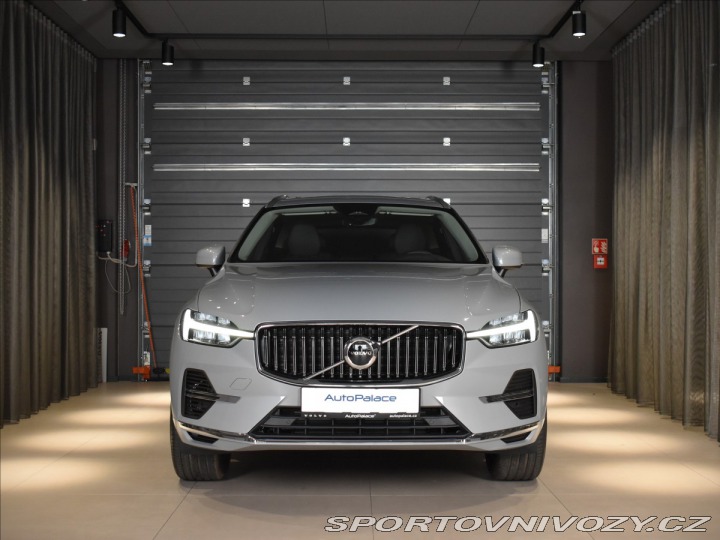 Volvo Ostatní modely XC60 2,0 T6 AWD Plus Bright 2025