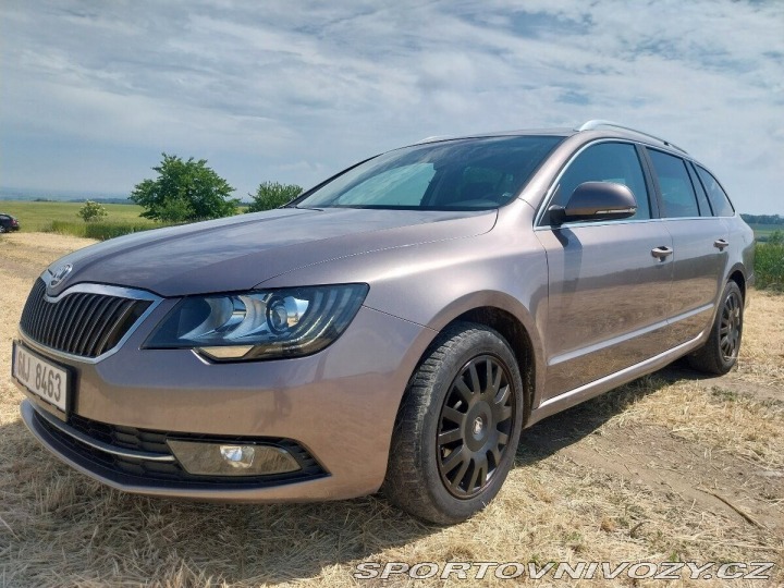 Škoda Superb 2,0 103 KW navi ,Xenon, 2013