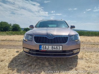 Škoda Superb 2,0 103 KW navi ,Xenon, 2013