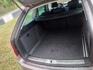 Škoda Superb 2,0 103 KW navi ,Xenon, 2013