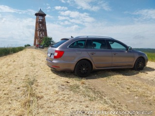Škoda Superb 2,0 103 KW navi ,Xenon, 2013