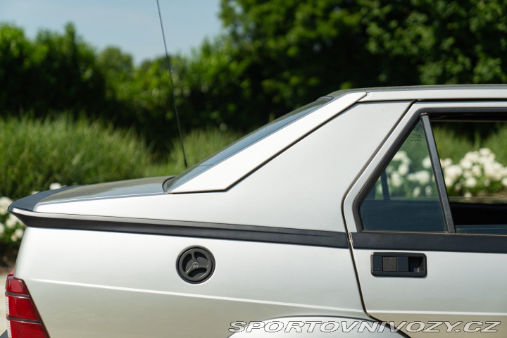 Alfa Romeo Ostatní modely 75 2.0 1989