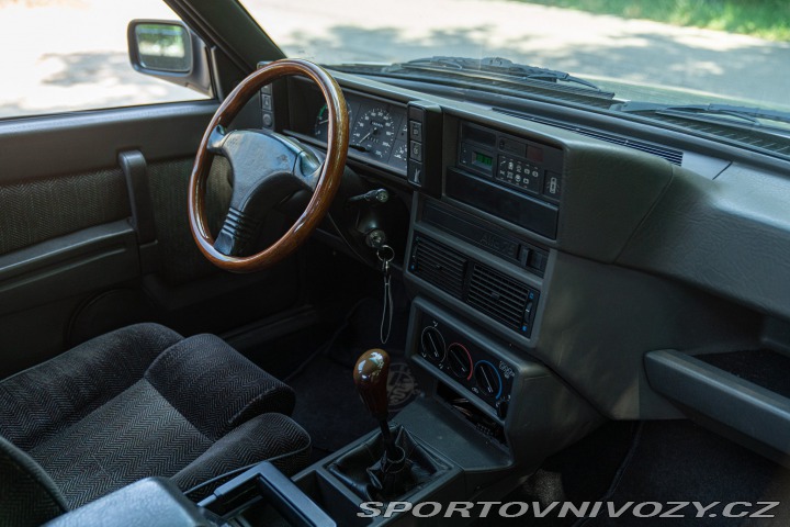 Alfa Romeo Ostatní modely 75 2.0 1989
