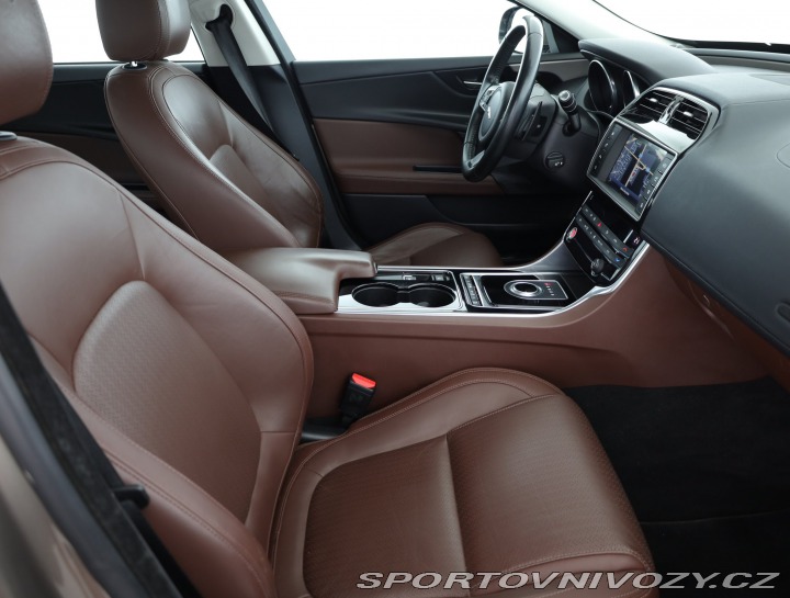 Jaguar XE E-Performance 2016