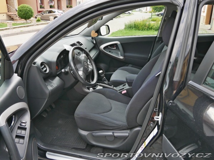Toyota Ostatní modely RAV4 2,0 2007