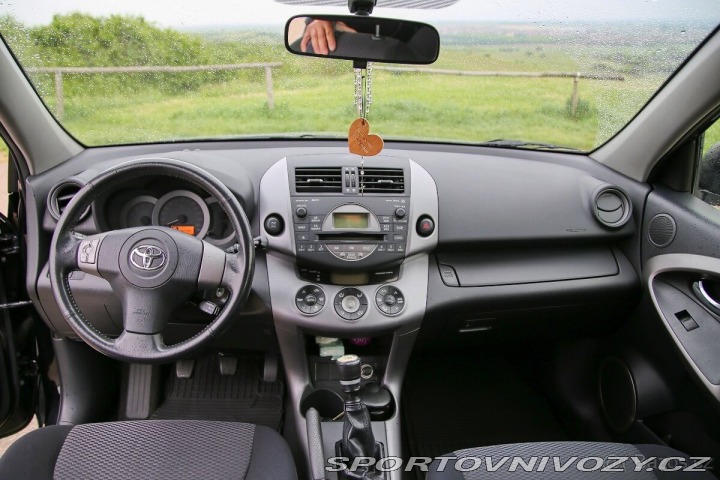 Toyota Ostatní modely RAV4 2,0 2007