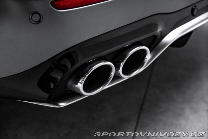 Mercedes-Benz E Burmester, AMG výfuk 2019