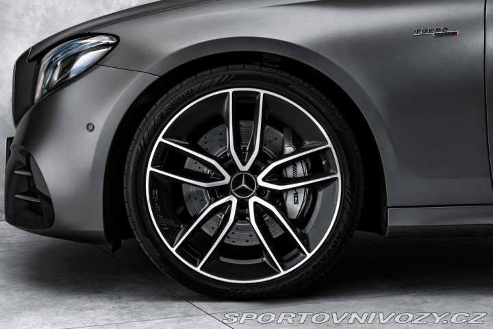 Mercedes-Benz E Burmester, AMG výfuk 2019