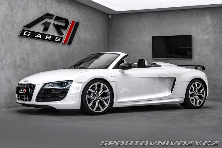 Audi R8 Akrapovič 2011