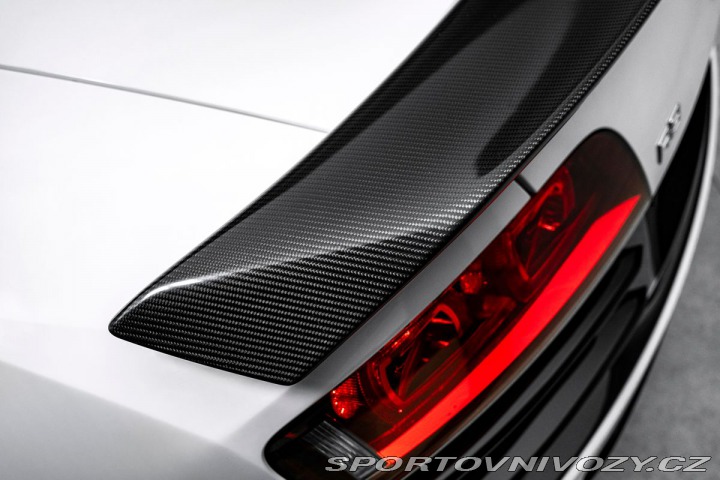 Audi R8 Akrapovič 2011