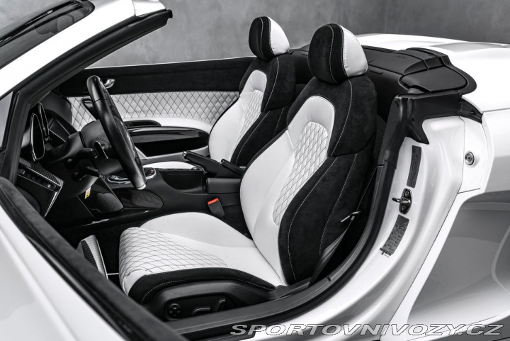 Audi R8 Akrapovič 2011