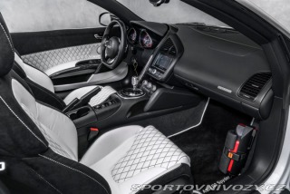 Audi R8 Akrapovič 2011